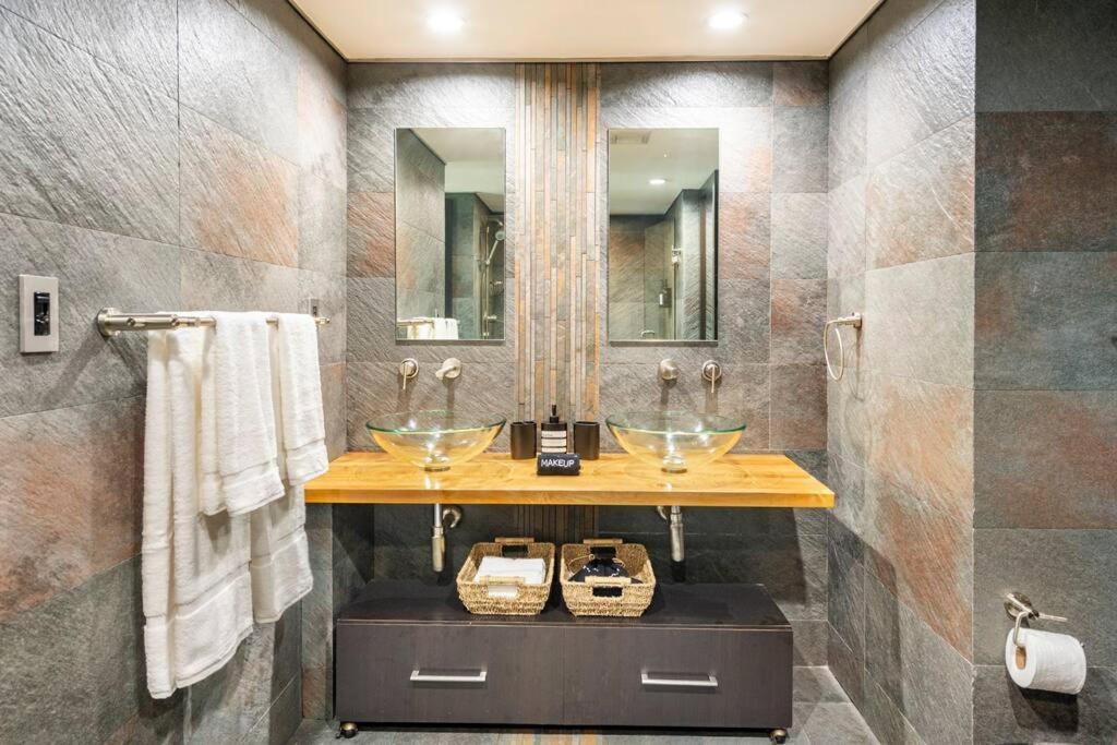 Apartment Brickell Center W/city & Bay View + Free Parking! *