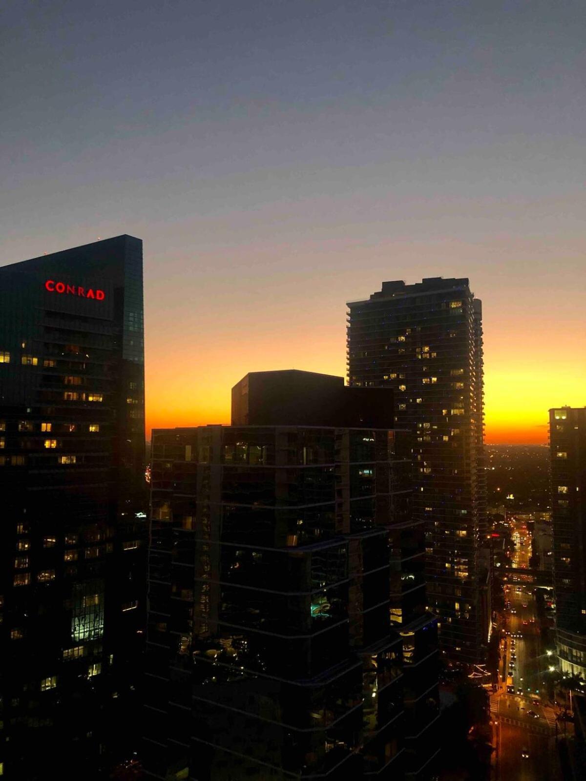 Brickell Center W/city & Bay View + Free Parking! Apartment