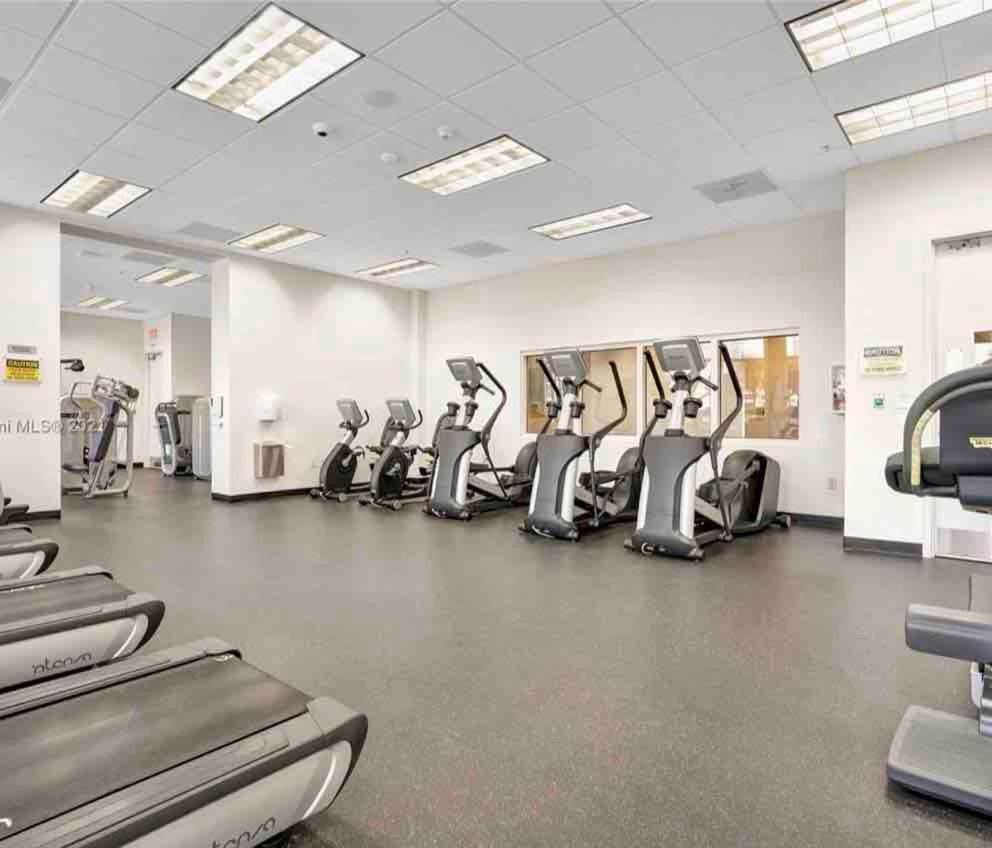 Apartment Brickell Center W/city & Bay View + Free Parking!