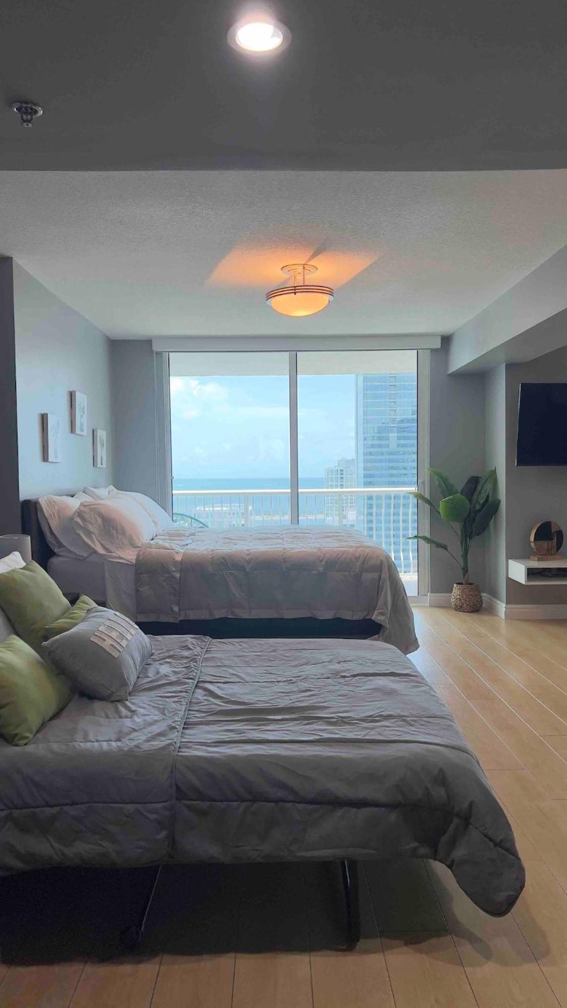 Brickell Center W/city & Bay View + Free Parking! Apartment *